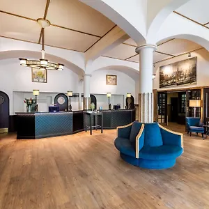 4* Otel Nh Schiller