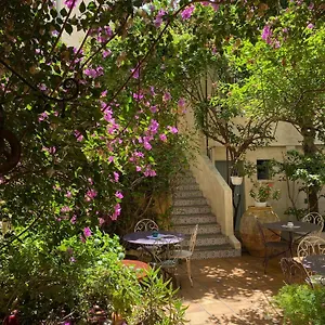 Du Musée 3* Arles